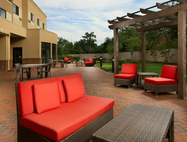 Courtyard Marriott Waldorf hotel detail image 4