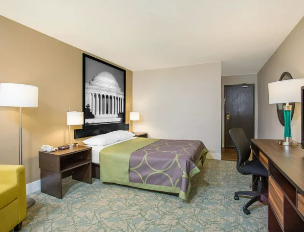 Super 8 by Wyndham Waldorf hotel detail image 4