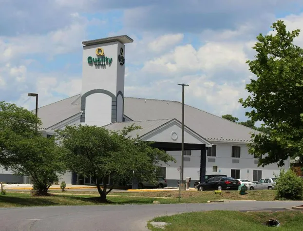 Quality Suites Waldorf hotel detail image 1