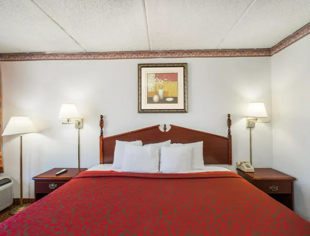 Days Inn by Wyndham Hurricane Mills hotel detail image 4