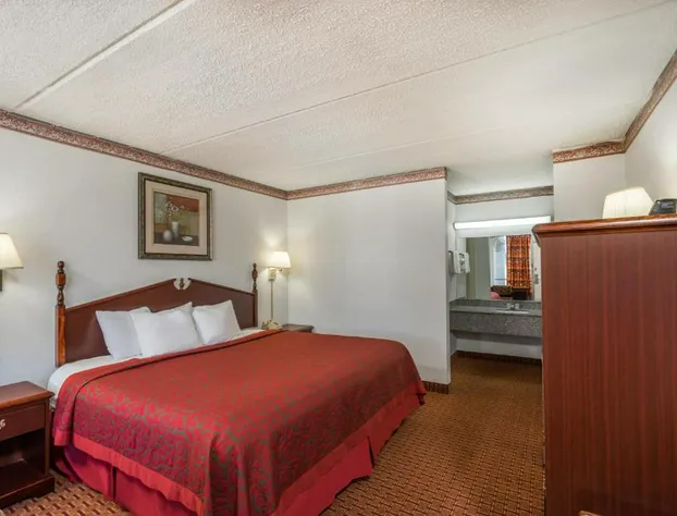 Days Inn by Wyndham Hurricane Mills hotel detail image 3