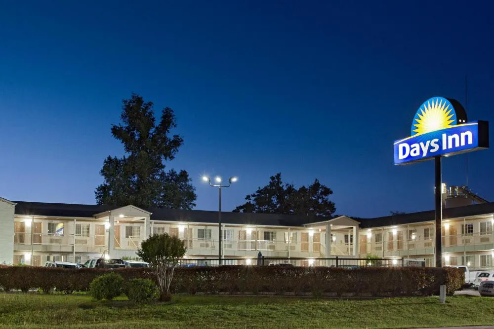 Days Inn by Wyndham Kerrville hotel hero