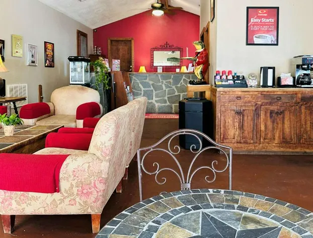 Econo Lodge Fredericksburg hotel detail image 1