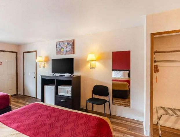 Econo Lodge Fredericksburg hotel detail image 2