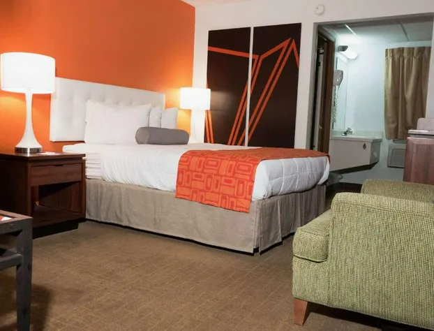 Howard Johnson by Wyndham Waukegan Great Lakes hotel detail image 3