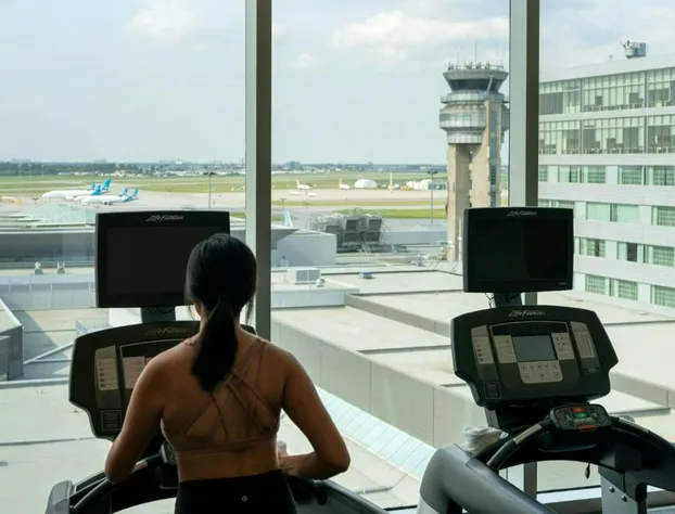 Montreal Airport Marriott In-Terminal Hotel hotel detail image 4