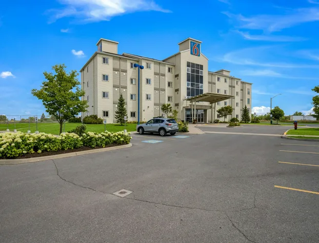 Motel 6 Kingston, ON hotel detail image 4