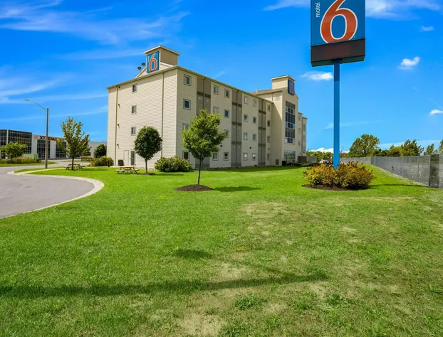 Motel 6 Kingston, ON hotel detail image 1