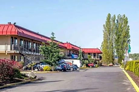 Rodeway Inn Fife hotel hero