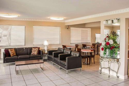 Rodeway Inn & Suites hotel detail image 1