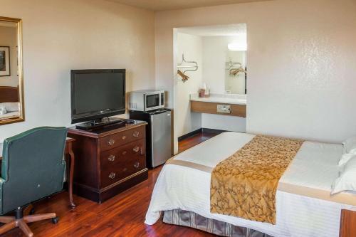 Rodeway Inn & Suites hotel detail image 4