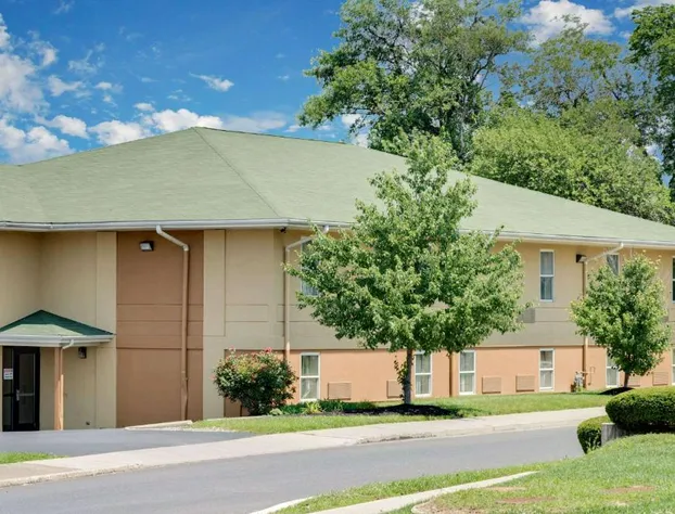 Super 8 by Wyndham Allentown hotel detail image 2