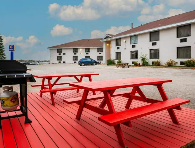 Comfort Inn & Suites Barrie hotel detail image 2