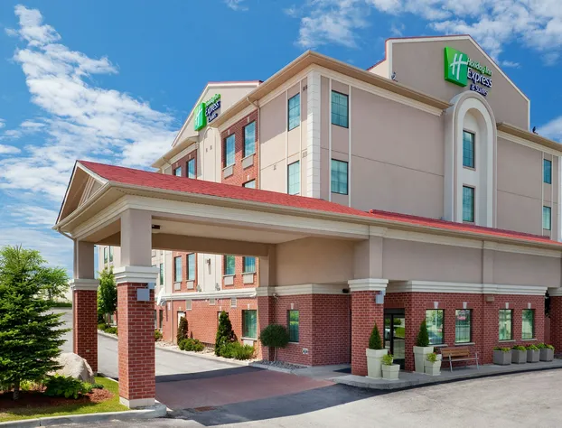 Holiday Inn Express Hotel & Suites Barrie by IHG hotel detail image 1