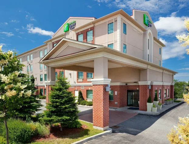 Holiday Inn Express Hotel & Suites Barrie by IHG hotel detail image 2