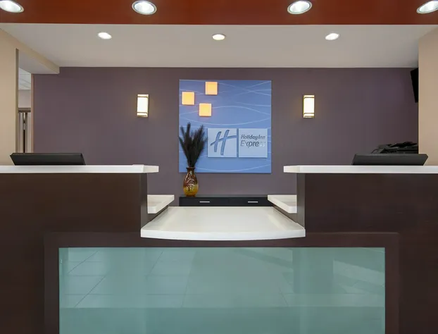 Holiday Inn Express Hotel & Suites Barrie by IHG hotel detail image 3