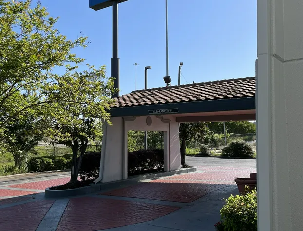 Travelodge by Wyndham Tuscaloosa hotel detail image 1