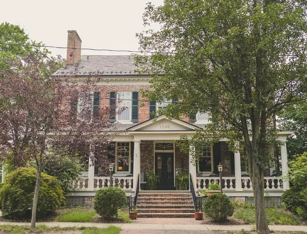 Ironclad Inn & Bourbon Room hotel detail image 1