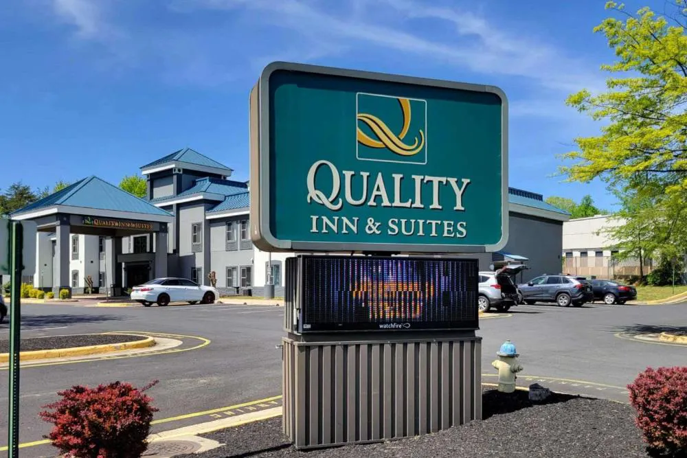 Quality Inn and Suites hotel hero