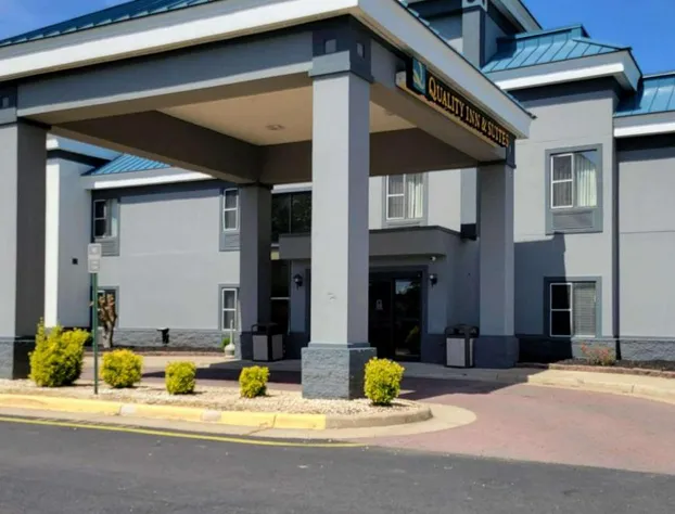 Quality Inn and Suites hotel detail image 2