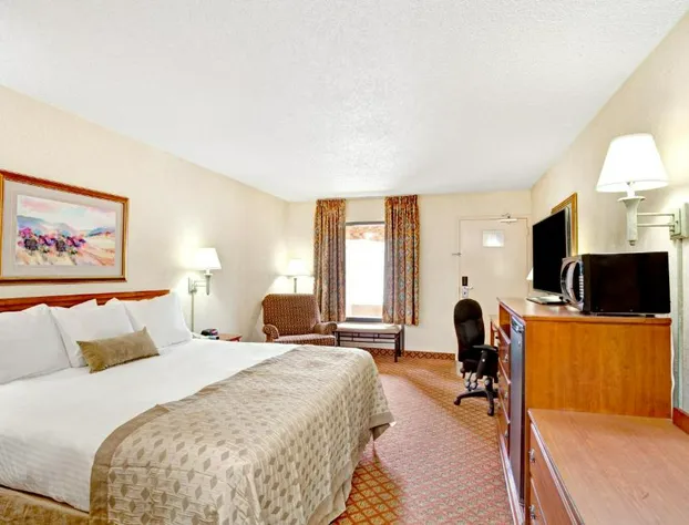 Ramada by Wyndham West Memphis hotel detail image 4