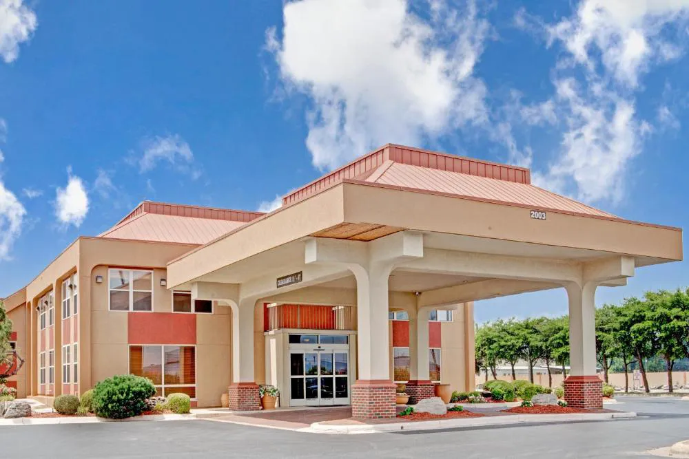 Ramada by Wyndham West Memphis hotel hero