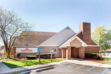 Hawthorn Suites By Wyndham Holland/Toledo Area hotel detail image 1