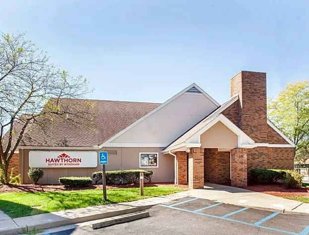 Hawthorn Suites By Wyndham Holland/Toledo Area hotel detail image 2