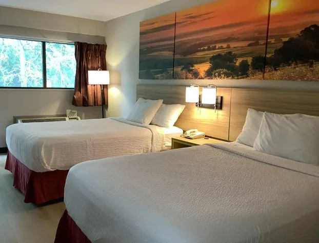 Days Inn by Wyndham Kingdom City hotel detail image 2