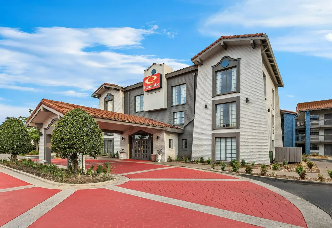 Econo Lodge Augusta North - Washington Road hotel hero