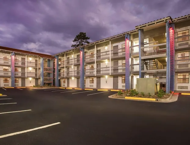 Econo Lodge Augusta North - Washington Road hotel detail image 2