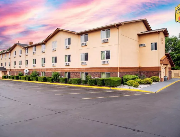 Super 8 by Wyndham Augusta/Ft Eisenhower Area hotel detail image 1