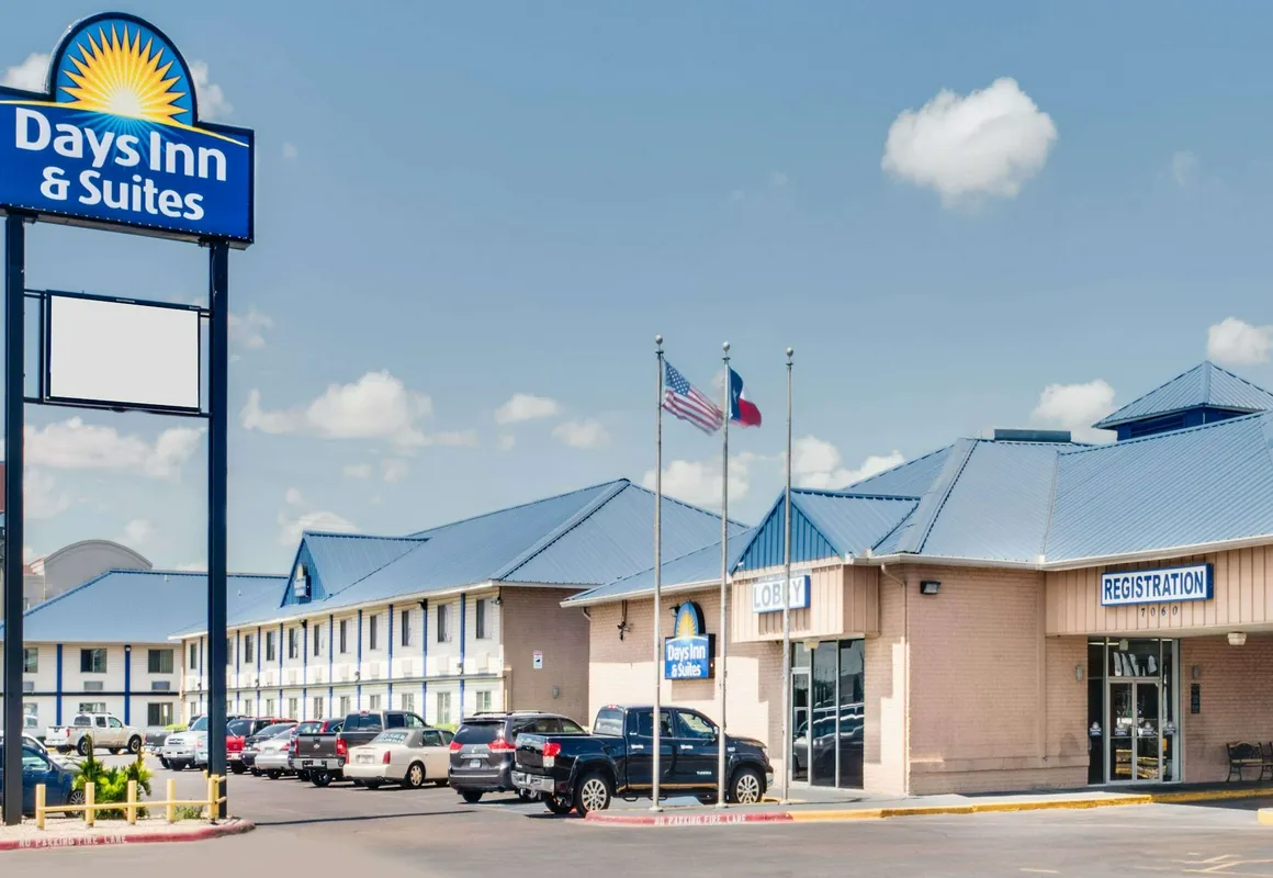 Days Inn & Suites by Wyndham Laredo hotel hero