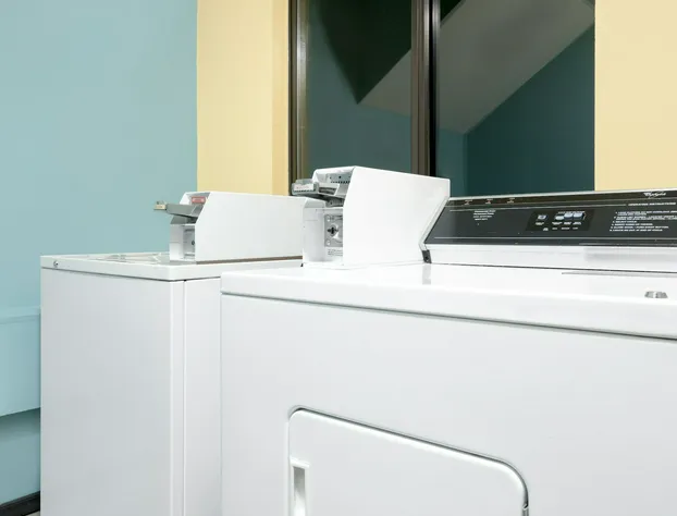 Super 8 by Wyndham Rochester Mayo Clinic Area hotel detail image 3