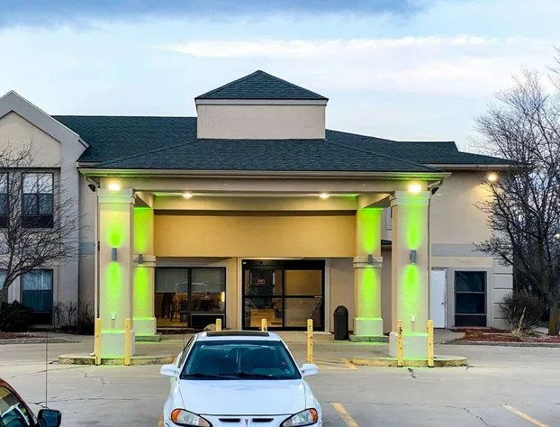 Quality Inn Michigan City South hotel detail image 1