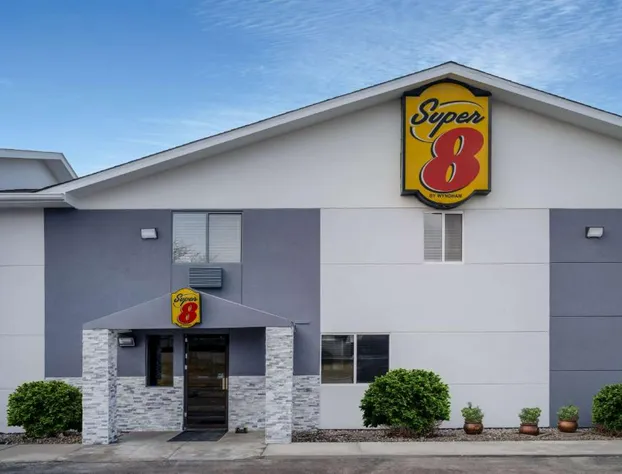 Super 8 by Wyndham Merrillville hotel detail image 3