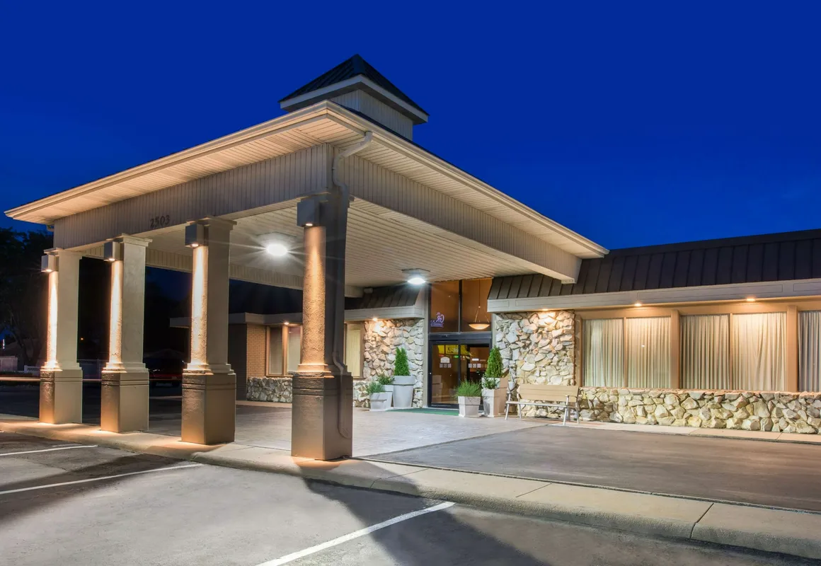 Ramada by Wyndham Midtown Grand Island hotel hero