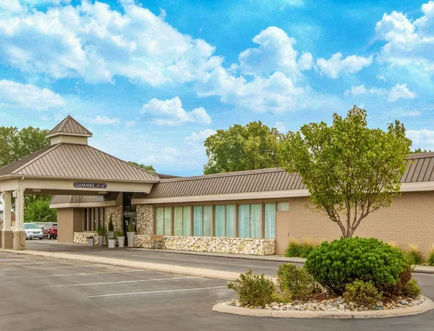 Ramada by Wyndham Midtown Grand Island hotel detail image 2