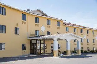 Grizzly Inn hotel detail image 2