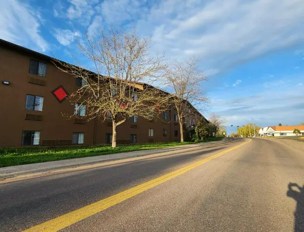 Grizzly Inn hotel detail image 4