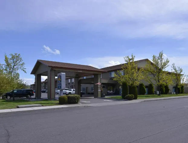 Best Western Plus Rama Inn hotel detail image 1