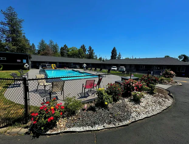 Cascade Lodge hotel detail image 1