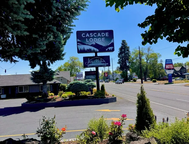 Cascade Lodge hotel detail image 3