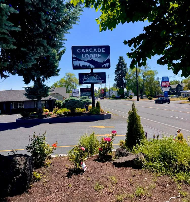 Cascade Lodge hotel hero