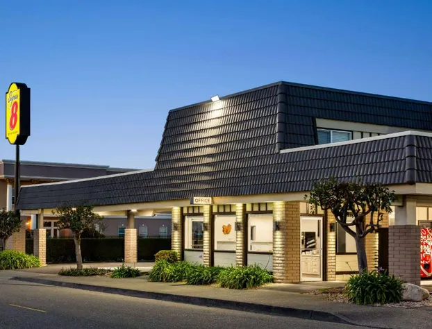 Super 8 by Wyndham Eureka hotel detail image 1