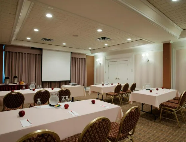 Ramada by Wyndham St. John's hotel detail image 4