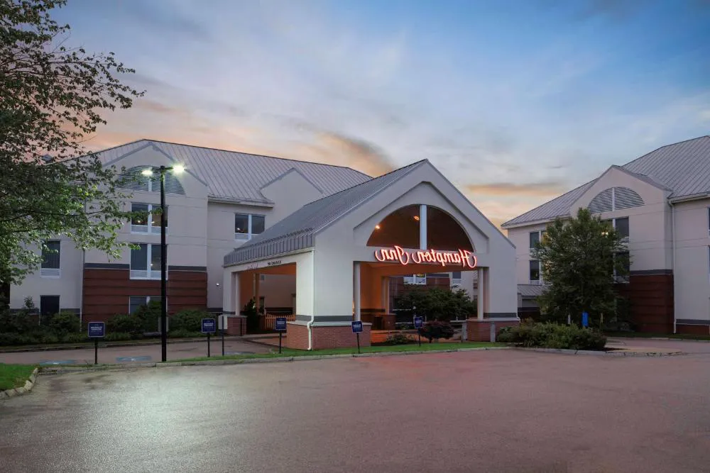 Hampton Inn by Hilton Concord/Bow hotel hero