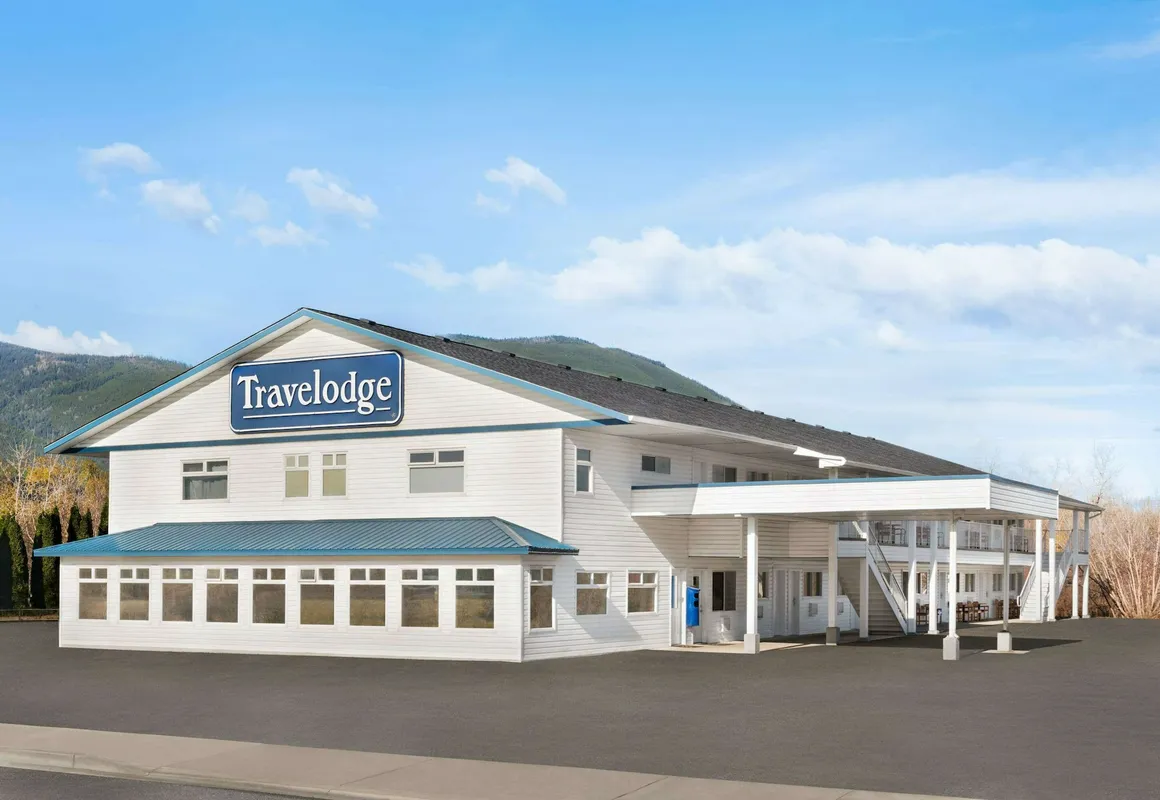 Travelodge by Wyndham Salmon Arm hotel hero