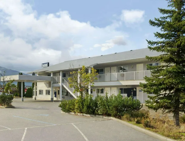 Travelodge by Wyndham Salmon Arm hotel detail image 1