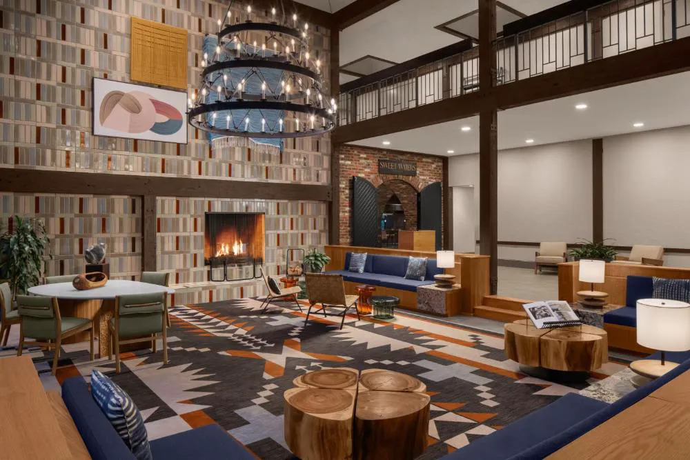 Valley River Inn hotel hero